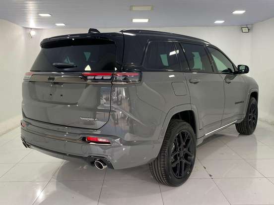 JEEP-COMMANDER-2.0 HURRICANE 4 TURBO GASOLINA BLACKHAWK AT9 JEEP-COMMANDER-2026
