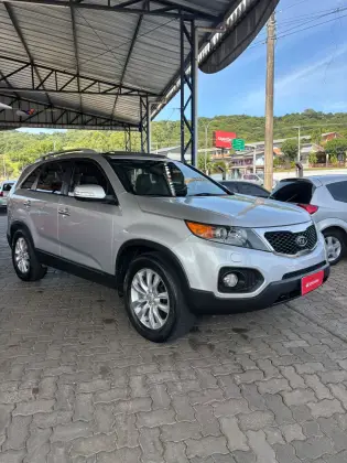 KIA SORENTO 2.4 EX2 4X2 16V GASOLINA 4P 7 LUGARES AUTOMÁTICO