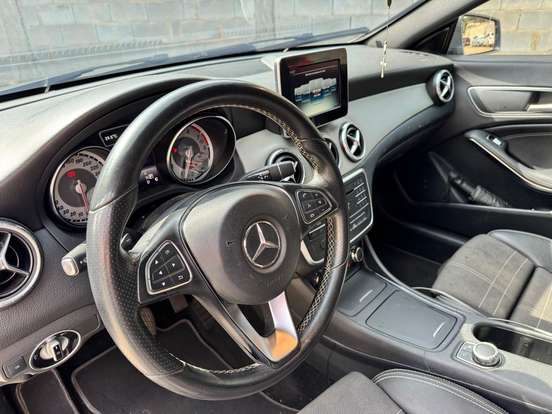 MERCEDES-BENZ-CLA 200-2016