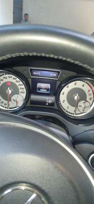MERCEDES-BENZ-GLA 200-2016