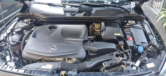 MERCEDES-BENZ-GLA 200-2016