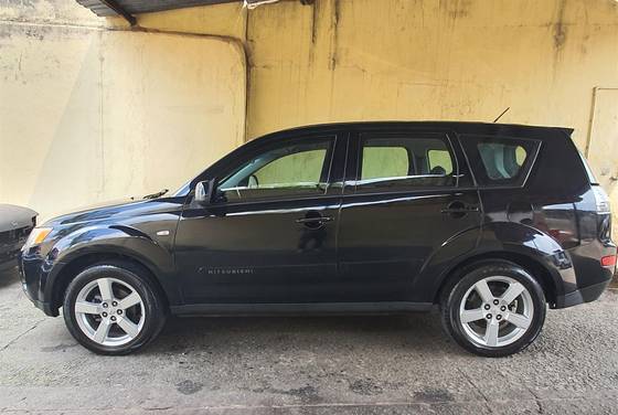 MITSUBISHI OUTLANDER 3.0 4X4 V6 24V GASOLINA 4P AUTOMÁTICO