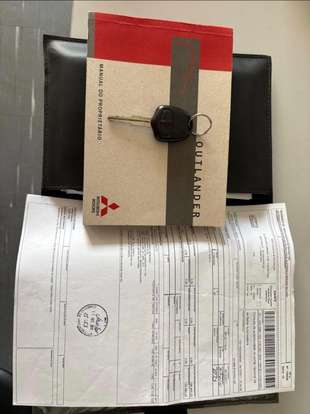 MITSUBISHI-OUTLANDER-2011