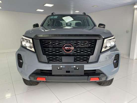 NISSAN-FRONTIER-2025