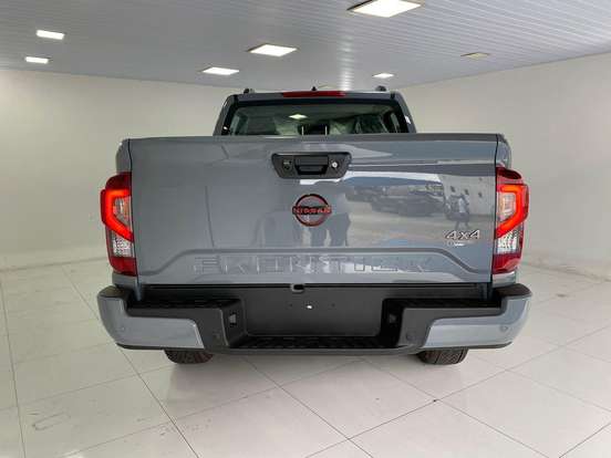NISSAN-FRONTIER-2025