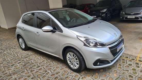 PEUGEOT-208-2016