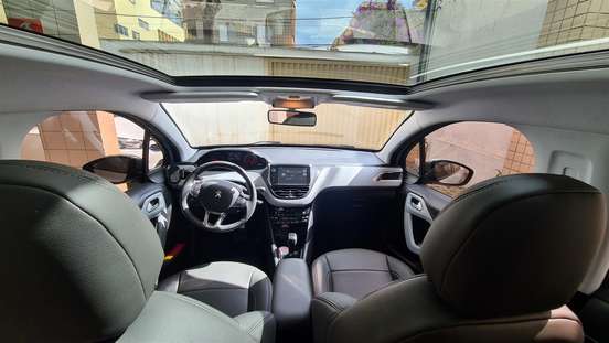 PEUGEOT-208-2016