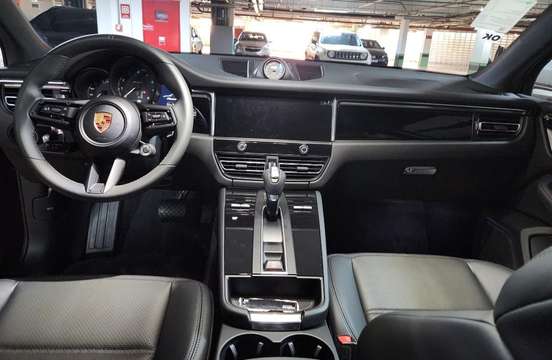 PORSCHE-MACAN-2022