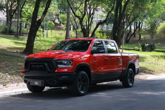 RAM 1500 5.7 V8 GASOLINA REBEL CD 4X4 AUTOMÁTICO RAM 1500 5.7 V8 GASOLINA REBEL CD 4X4 AUTOMÁTICO