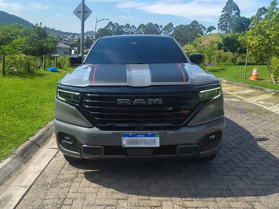 RAM RAMPAGE 2.0 HURRICANE 4 TURBO GASOLINA R/T 4X4 AUTOMÁTICO