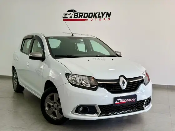 RENAULT SANDERO 1.0 EXPRESSION 16V FLEX 4P MANUAL RENAULT SANDERO 1.0 EXPRESSION 16V FLEX 4P MANUAL