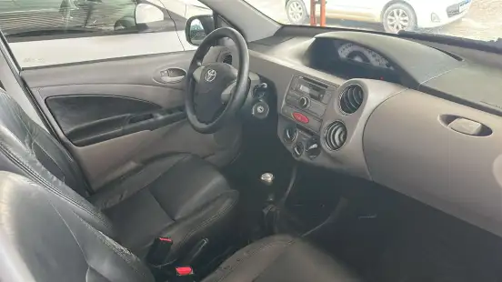 TOYOTA-ETIOS-1.5 XLS 16V FLEX 4P MANUAL TOYOTA-ETIOS-2013