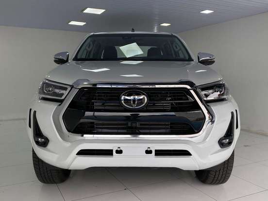 TOYOTA-HILUX-2025