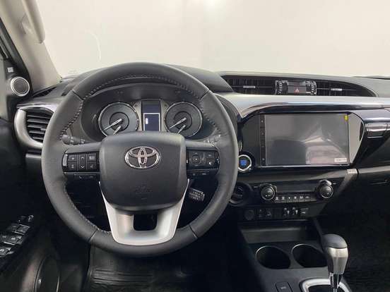 TOYOTA-HILUX-2025