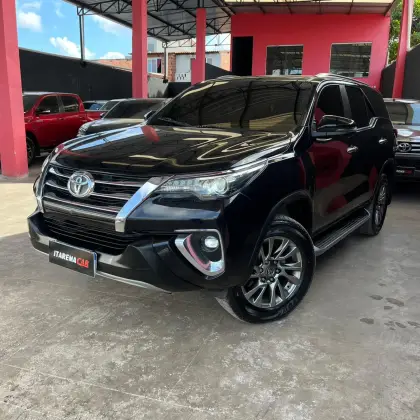 TOYOTA HILUX SW4 2.8 SRX 4X4 7 LUGARES 16V TURBO INTERCOOLER DIESEL 4P AUTOMÁTICO