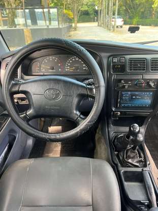TOYOTA-HILUX SW4-1998