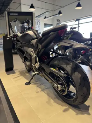 TRIUMPH DAYTONA 660 
