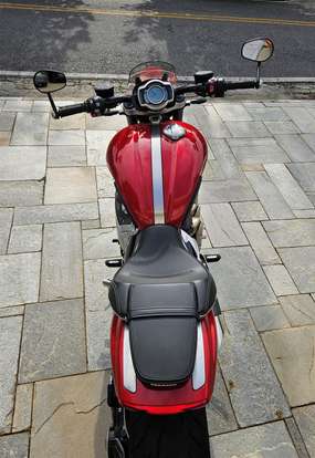 TRIUMPH-ROCKET III R-2022
