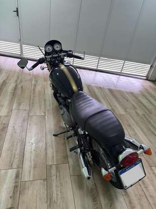 TRIUMPH-THRUXTON-2014