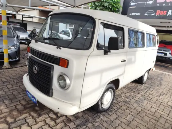 VOLKSWAGEN KOMBI 1.4 MI STD LOTAÇÃO 8V FLEX 3P MANUAL
