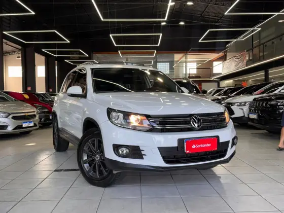 VOLKSWAGEN TIGUAN 2.0 TSI 16V TURBO GASOLINA 4P TIPTRONIC VOLKSWAGEN TIGUAN 2.0 TSI 16V TURBO GASOLINA 4P TIPTRONIC