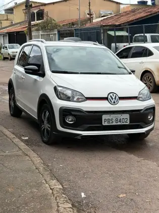 VOLKSWAGEN UP 1.0 170 TSI TOTAL FLEX XTREME 4P MANUAL