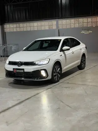 VOLKSWAGEN VIRTUS 1.0 200 TSI HIGHLINE AUTOMÁTICO