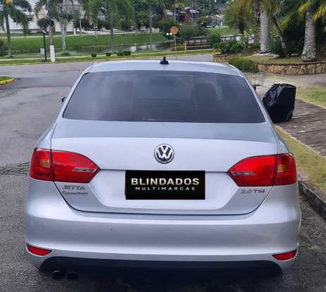 VOLKSWAGEN-JETTA-2013