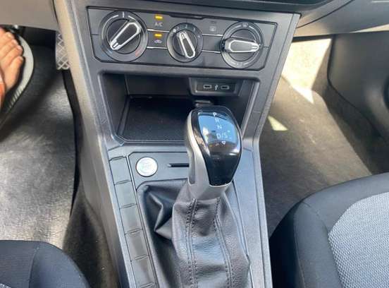 VOLKSWAGEN-POLO-2024