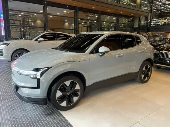 VOLVO EX30 69 KW ELÉTRICO CORE