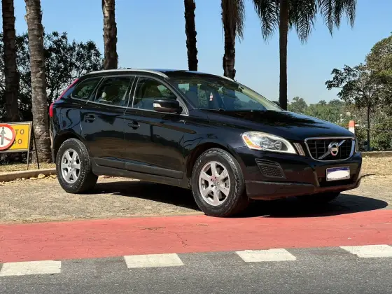 VOLVO XC60 2.0 T5 COMFORT FWD TURBO GASOLINA 4P AUTOMÁTICO