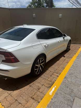VOLVO-S60-2.0 T4 MOMENTUM GASOLINA 4P AUTOMÁTICO VOLVO-S60-2019