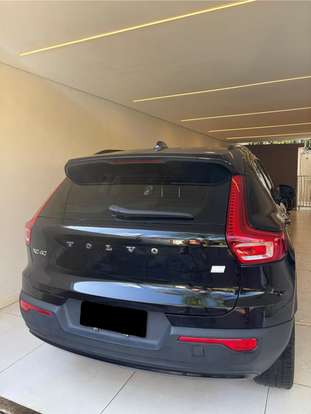 VOLVO-XC40-2021