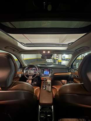 VOLVO-XC90-2018