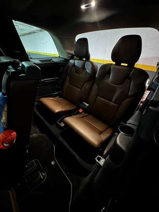 VOLVO-XC90-2018