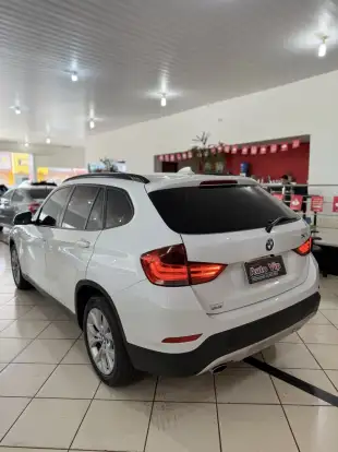 BMW-X1-2.0 18I S-DRIVE 4X2 16V GASOLINA 4P AUTOMÁTICO BMW-X1-2013