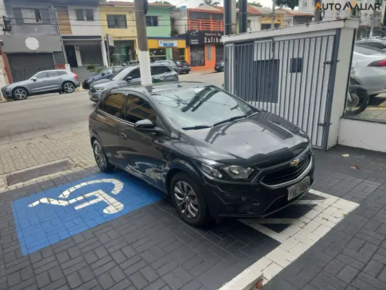 CHEVROLET ONIX 1.4 MPFI ADVANTAGE 8V FLEX 4P AUTOMÁTICO