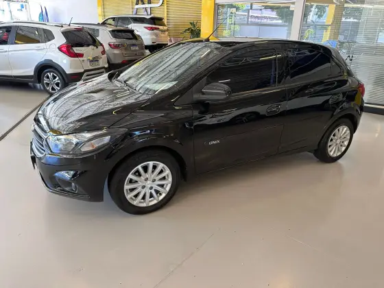 CHEVROLET ONIX 1.4 MPFI ADVANTAGE 8V FLEX 4P AUTOMÁTICO CHEVROLET ONIX 1.4 MPFI ADVANTAGE 8V FLEX 4P AUTOMÁTICO