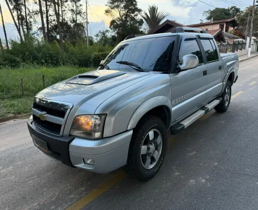 CHEVROLET S10 2.4 MPFI EXECUTIVE 4X2 CD 8V FLEX 4P MANUAL CHEVROLET S10 2.4 MPFI EXECUTIVE 4X2 CD 8V FLEX 4P MANUAL