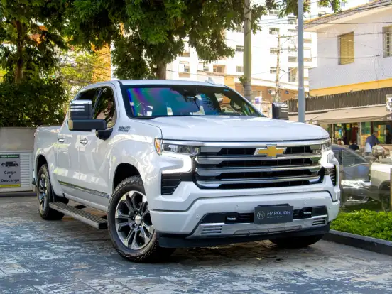 CHEVROLET-SILVERADO-5.3 V8 GASOLINA 1500 HIGH COUNTRY 4X4 AUTOMÁTICO CHEVROLET-SILVERADO-2023