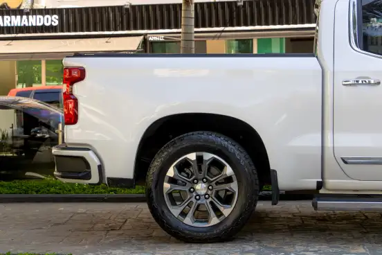 CHEVROLET-SILVERADO-2023
