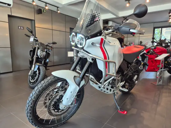 DUCATI DESERT X 