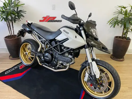 DUCATI HYPERMOTARD 796 