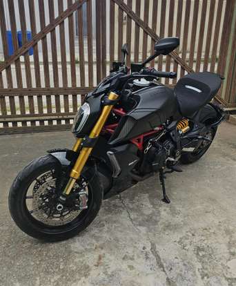 DUCATI-DIAVEL 1260 S-2022