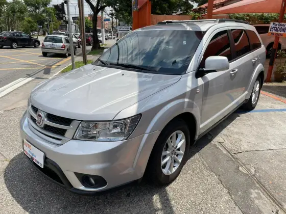 FIAT FREEMONT 2.4 PRECISION 16V GASOLINA 4P AUTOMÁTICO