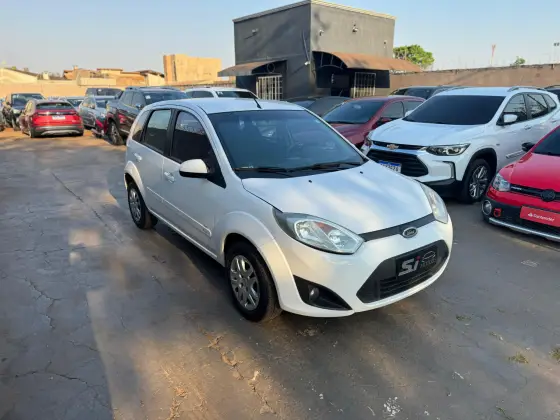 FORD FIESTA 1.6 SE HATCH 16V FLEX 4P MANUAL
