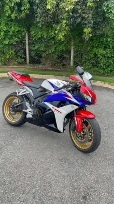 HONDA CBR 600RR HONDA CBR 600RR