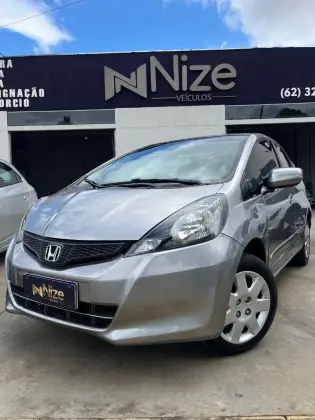 HONDA FIT 1.4 DX 16V FLEX 4P MANUAL HONDA FIT 1.4 DX 16V FLEX 4P MANUAL