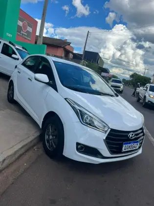 HYUNDAI HB20 1.6 PREMIUM 16V FLEX 4P AUTOMÁTICO HYUNDAI HB20 1.6 PREMIUM 16V FLEX 4P AUTOMÁTICO