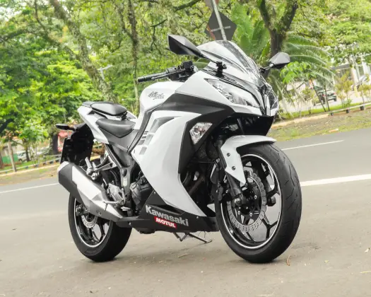 KAWASAKI NINJA 300 